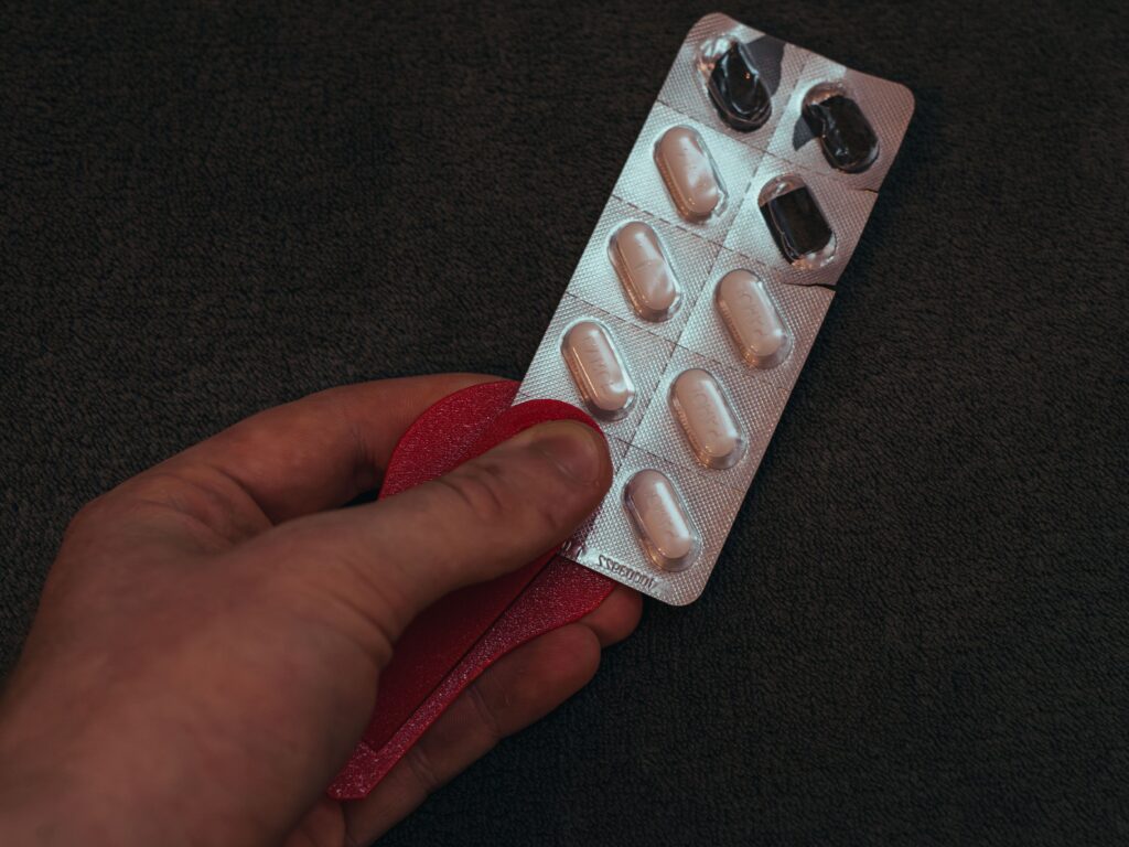 Top-view of EasyPill being used to take out a large pill
